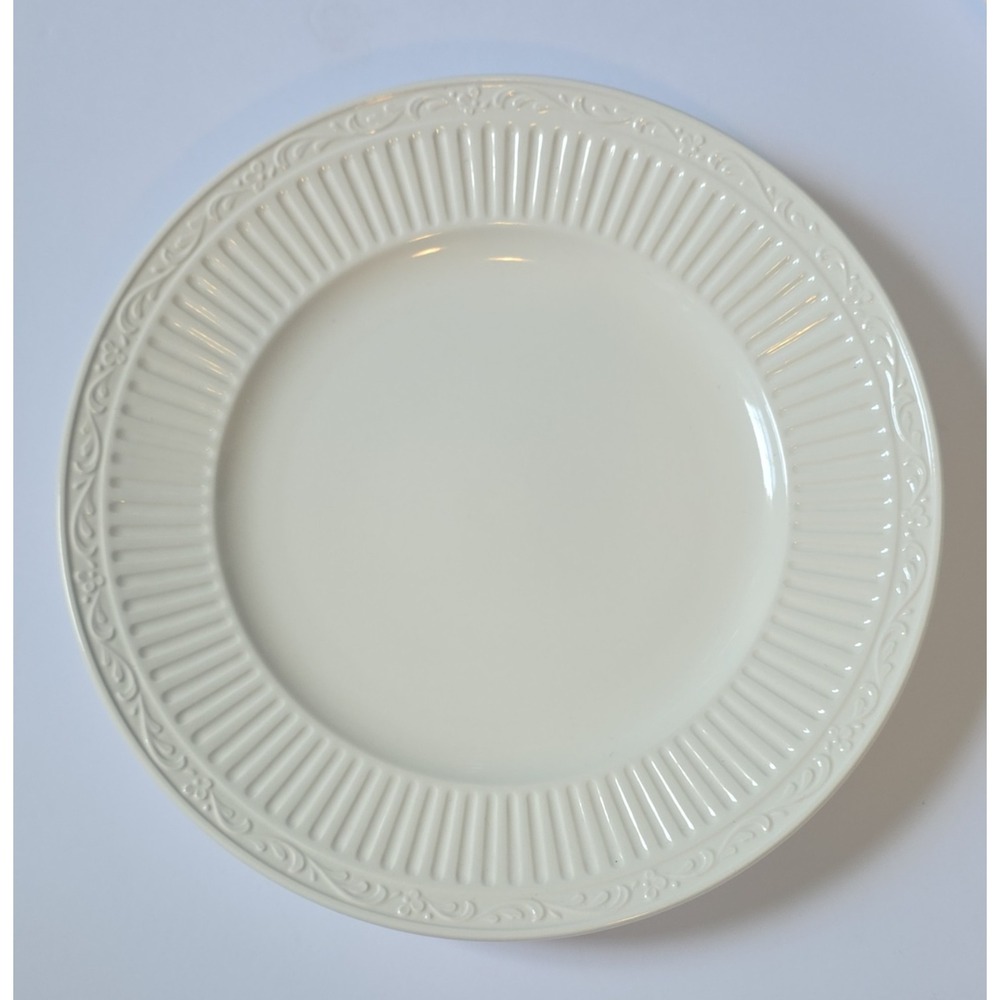 Mikasa Italian Countryside DD900 Ivory Salad Plates Set of 3. New with Tags,